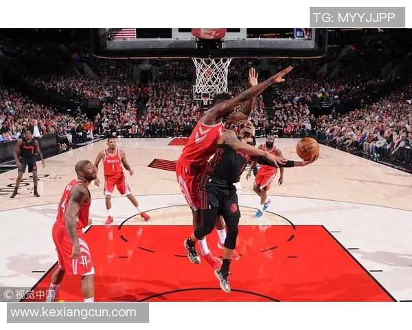 2007年火箭队与开拓者队的经典对决回顾与精彩瞬间分析 2007年火箭队与开拓者队的经典对决回顾与精彩瞬间分析